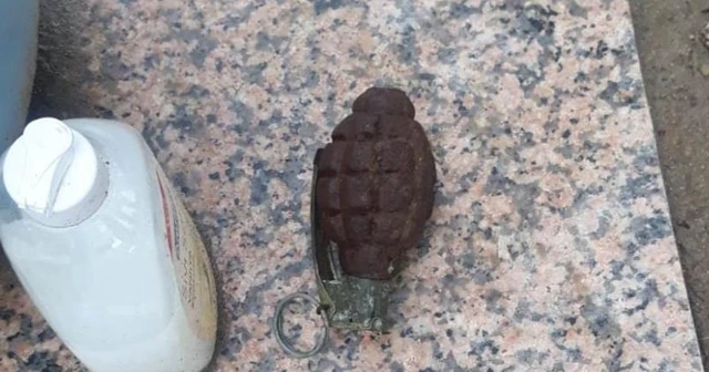 Bahçesine fidan dikerken el bombası buldu