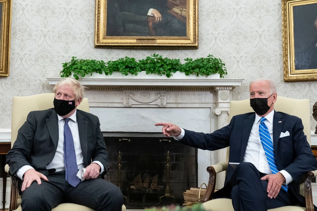 Joe Biden ve Boris Johnson görüşmesinde gazeteciler Oval Ofis'ten çıkarıldı
