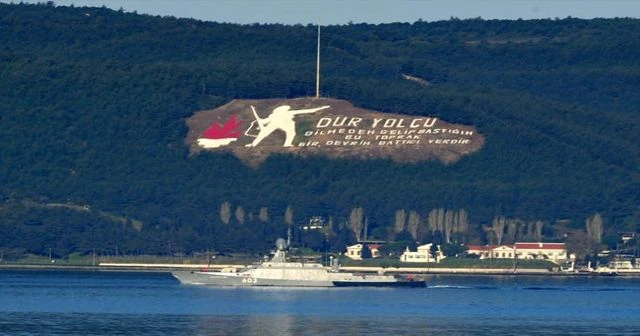 Rus askeri gemileri Çanakkale Boğazı'ndan geçti