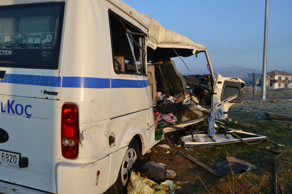 Bursa'da feci kaza! Çok sayıda yaralı var