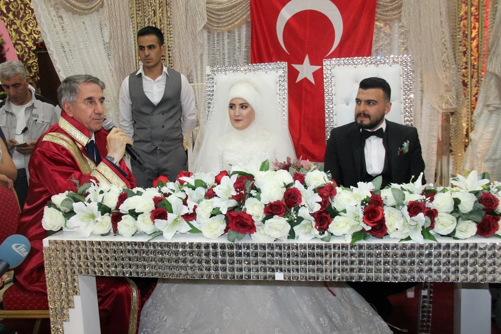 Kahraman polis Fethi Sekin’in kardeşine makam aracı jesti