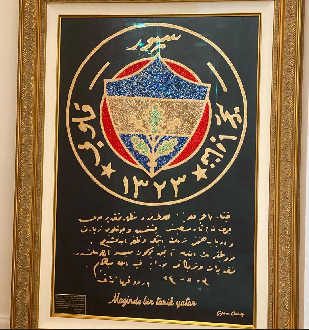 Ali Koç'tan özel Fenerbahçe logosu: 8 bin taş işlenerek yapıldı