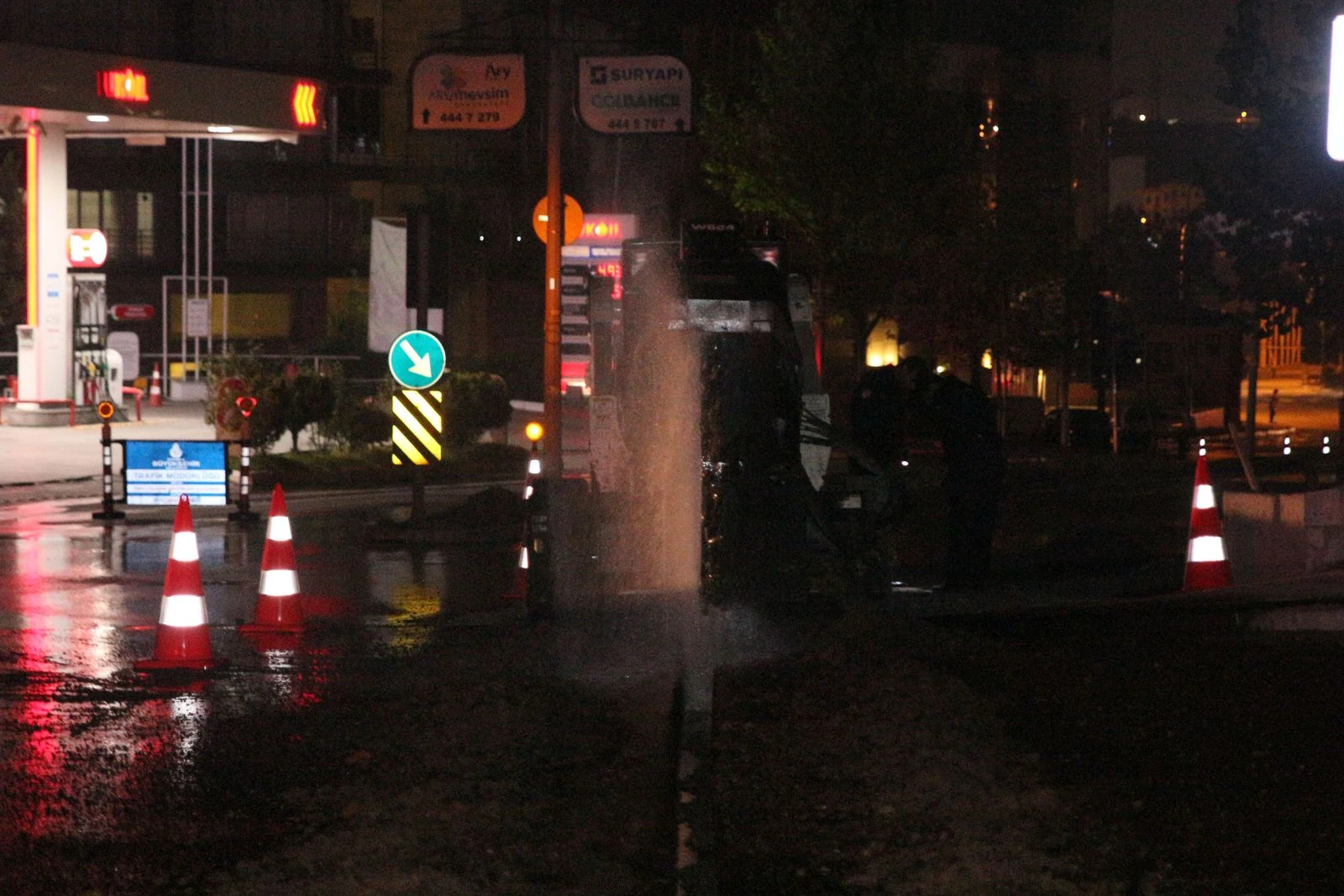 İstanbul Sancaktepe'deki yol çalışmasında NATO petrol hattı delindi