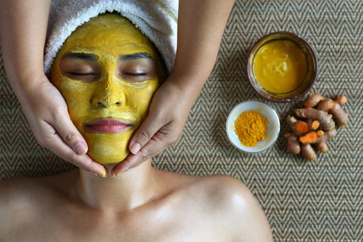 Zerdeçal Maskesi İle Sivilce ve Siyah Noktaların Kökünü Kurutun! Cildinizi Beyazlatın