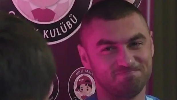 Çocuklar sorularıyla milli futbolcuları terletti