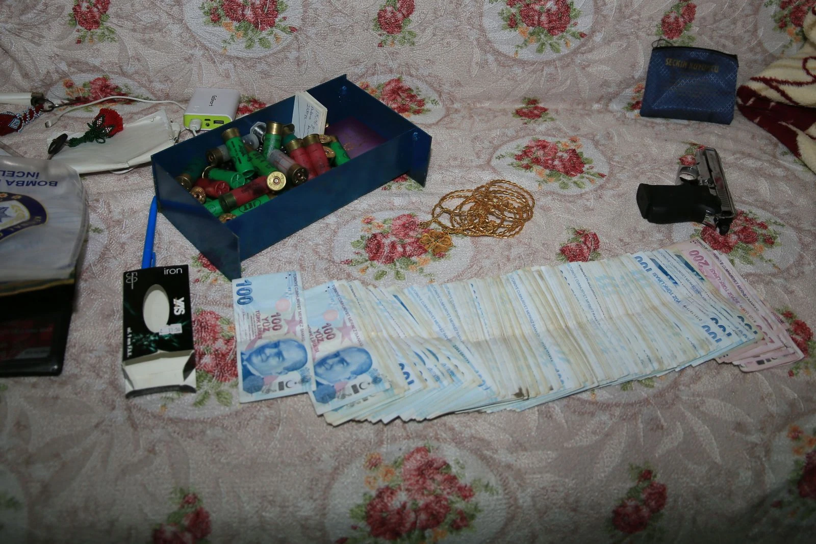 'Cono Operasyonu'nda dolaptaki gizli bölmeden kadın çıktı