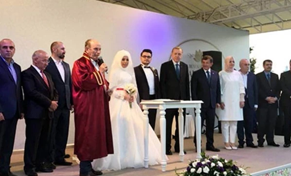 Erdoğan 15 Temmuz kahramanı ailenin mutlu gününe ortak oldu