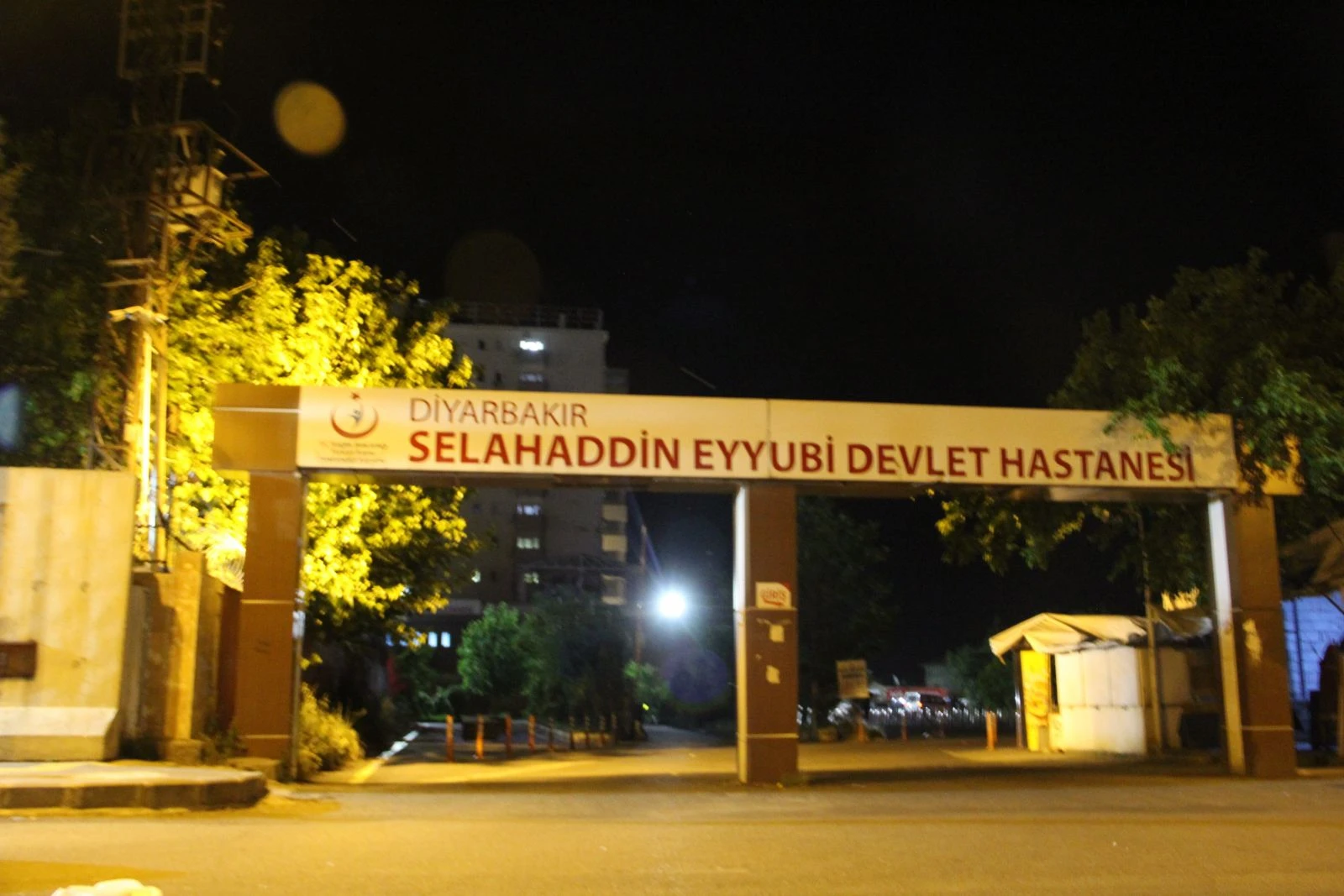 Diyarbakır’da 2 aile arasında yaşanan çatışmalar devam ediyor: 2 ölü, 7 yaralı