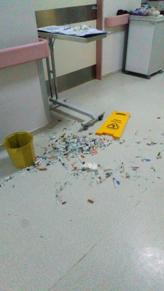 Görevi başındaki doktor saldırıya uğradı