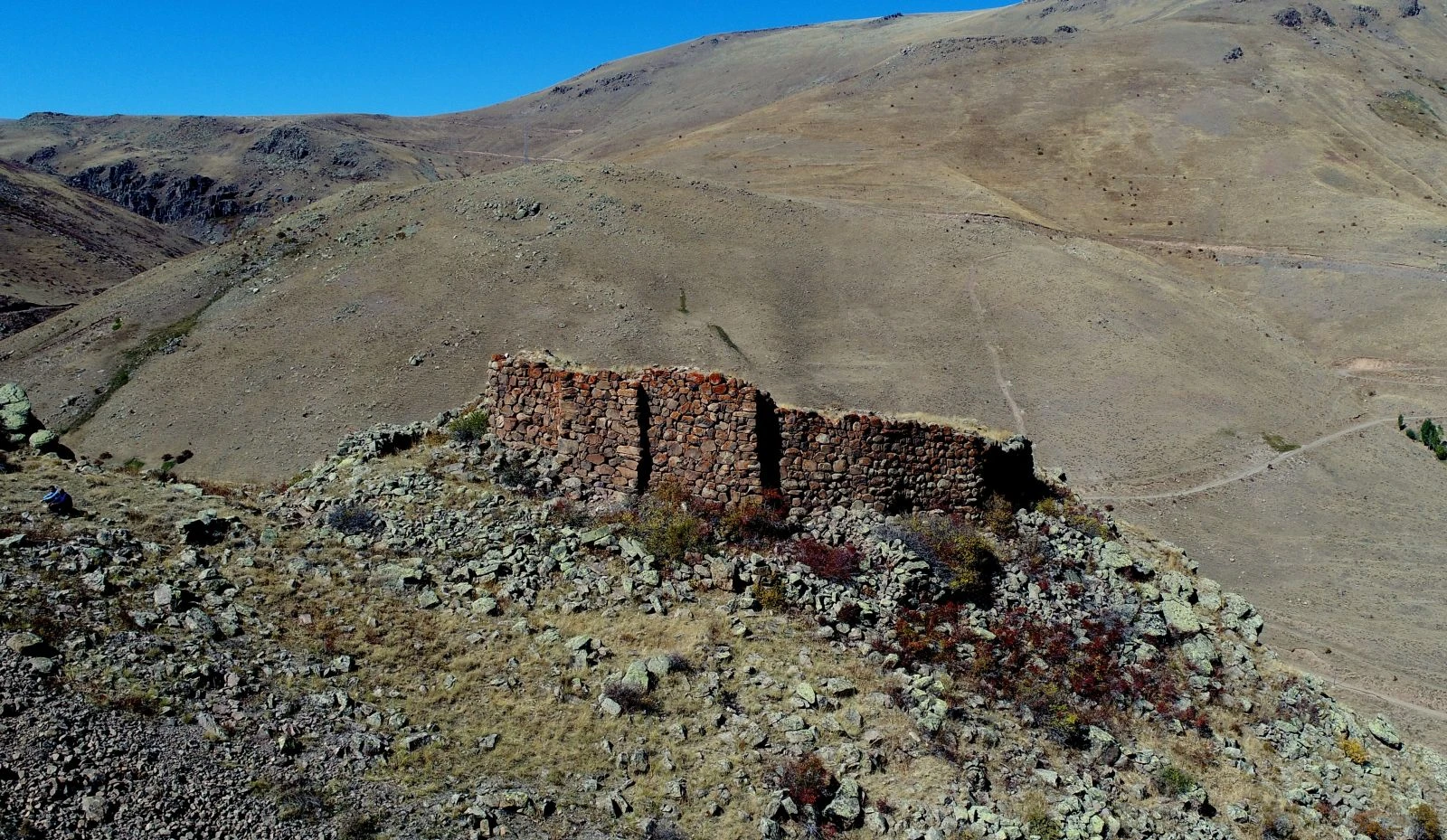 Demir Çağı'ndan kalma “Kartal Kalesi” 3 bin yıl sonra ilk kez keşfedildi