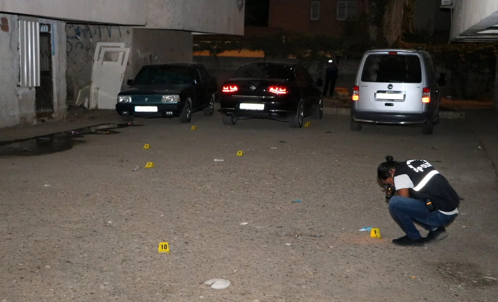 Damat silahla tehditten tutuklandı, gelin bayıldı