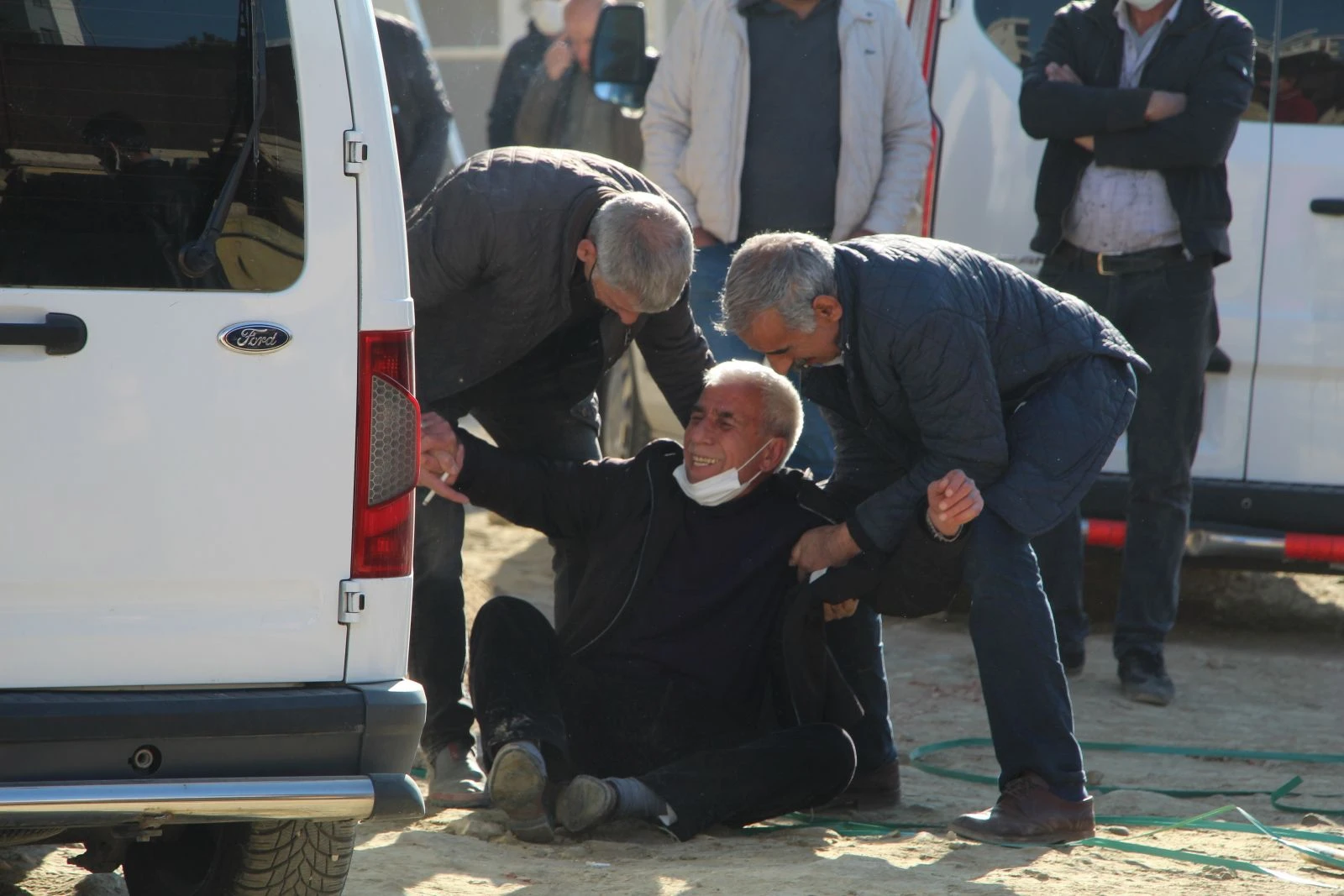Ekmeği bölüştüğü 2 kardeşini öldüren zanlı yakalandı