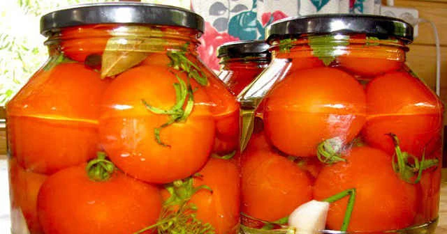 Domatesli Biber Turşusu