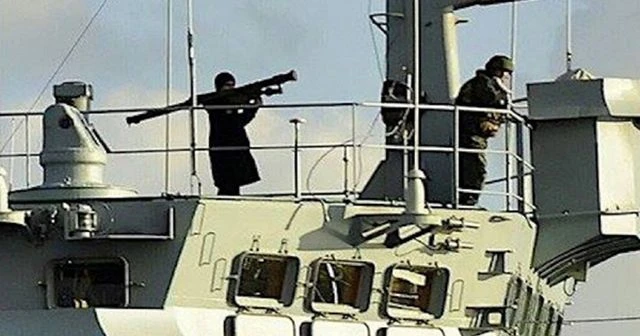 Boğaz'dan bu kez böyle geçti