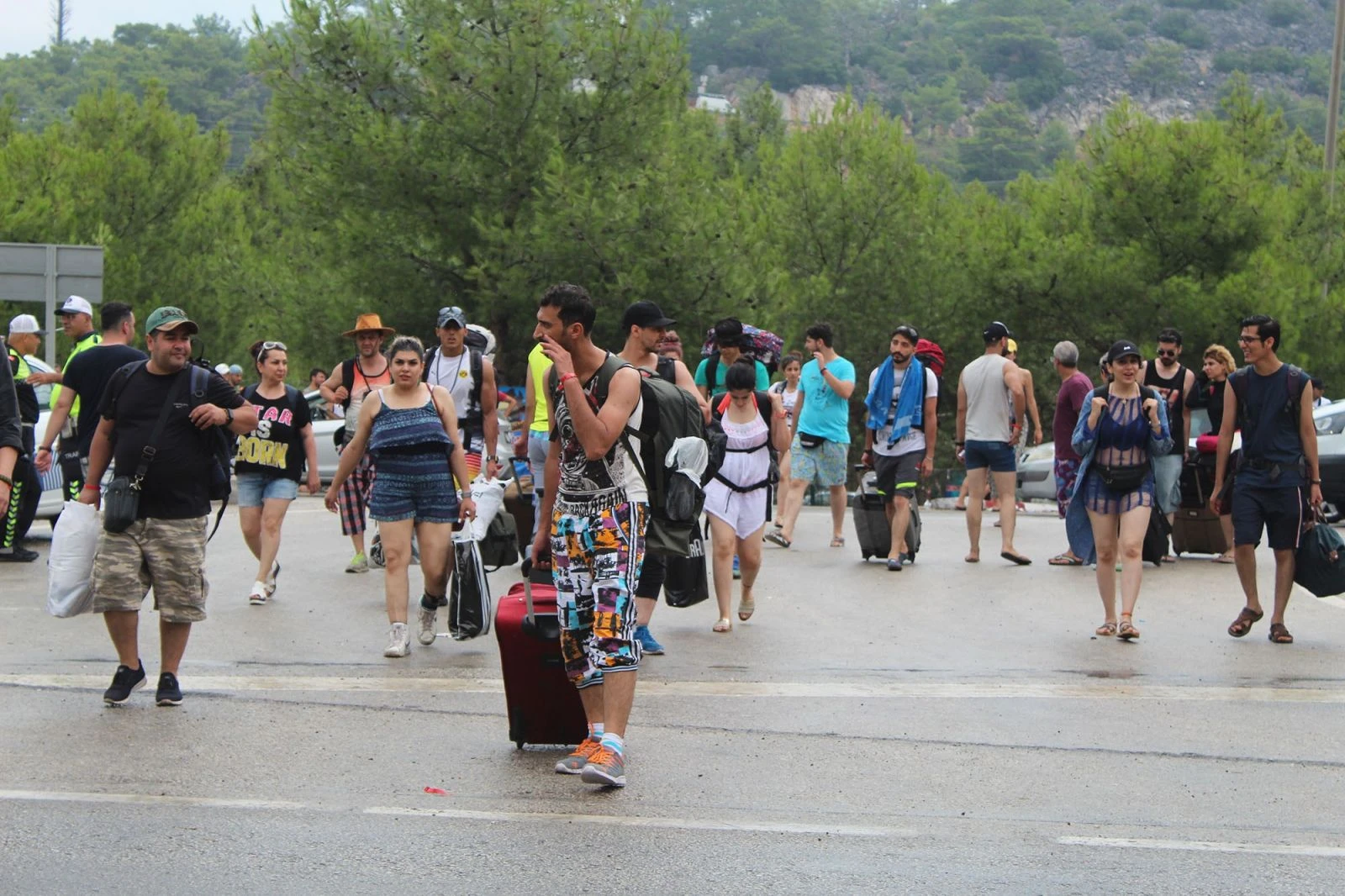 İnternet üzerinden bilet alıp 48 saatte geldiler, pişman oldular