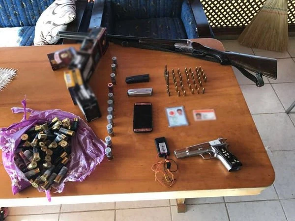Evden o silahta çıktı! Böyle yakalandı