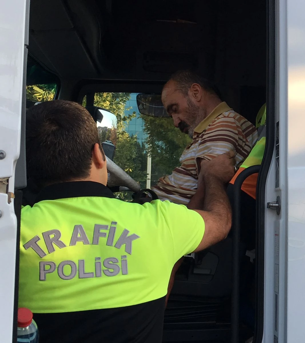 Tır şoförünü görenler hemen polisi aradı!