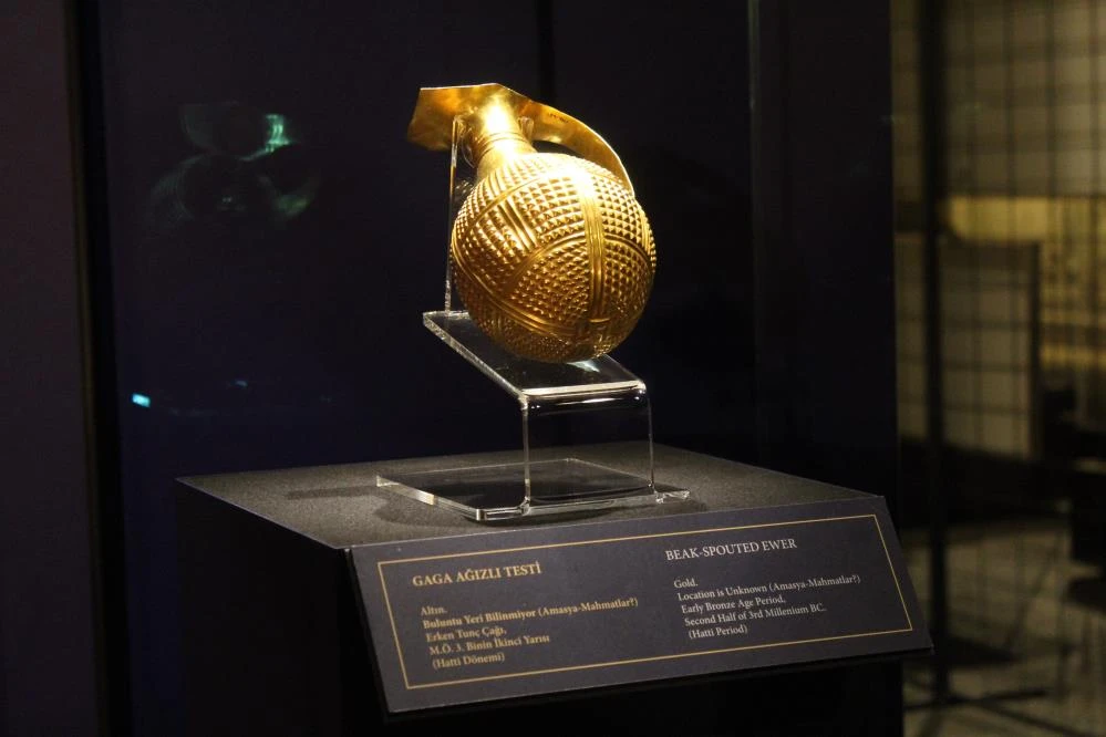 4 bin 250 yıllık testi anavatanına döndü! İngiltere'den Türkiye'ye gaga ağızlı testi iadesi