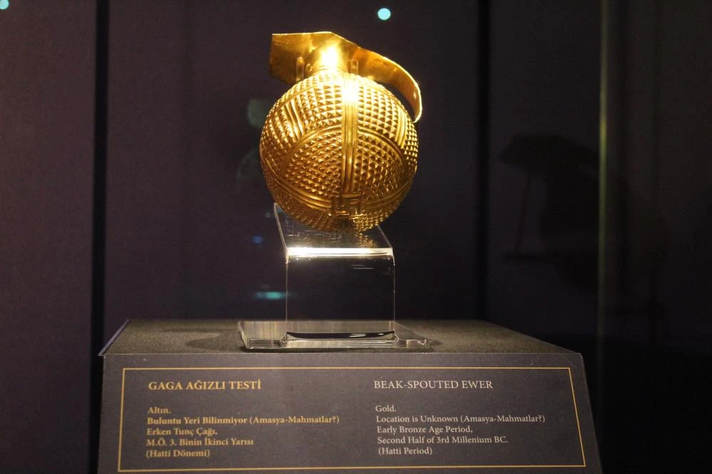 4 bin 250 yıllık testi anavatanına döndü! İngiltere'den Türkiye'ye gaga ağızlı testi iadesi