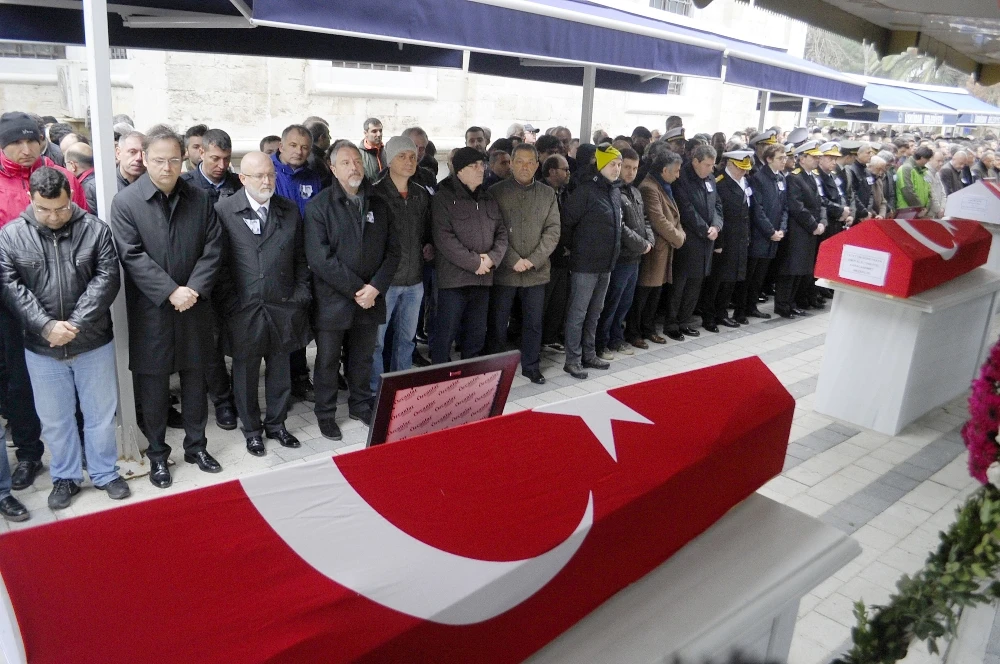 Helikopter pilotları gözyaşlarıyla uğurlandı