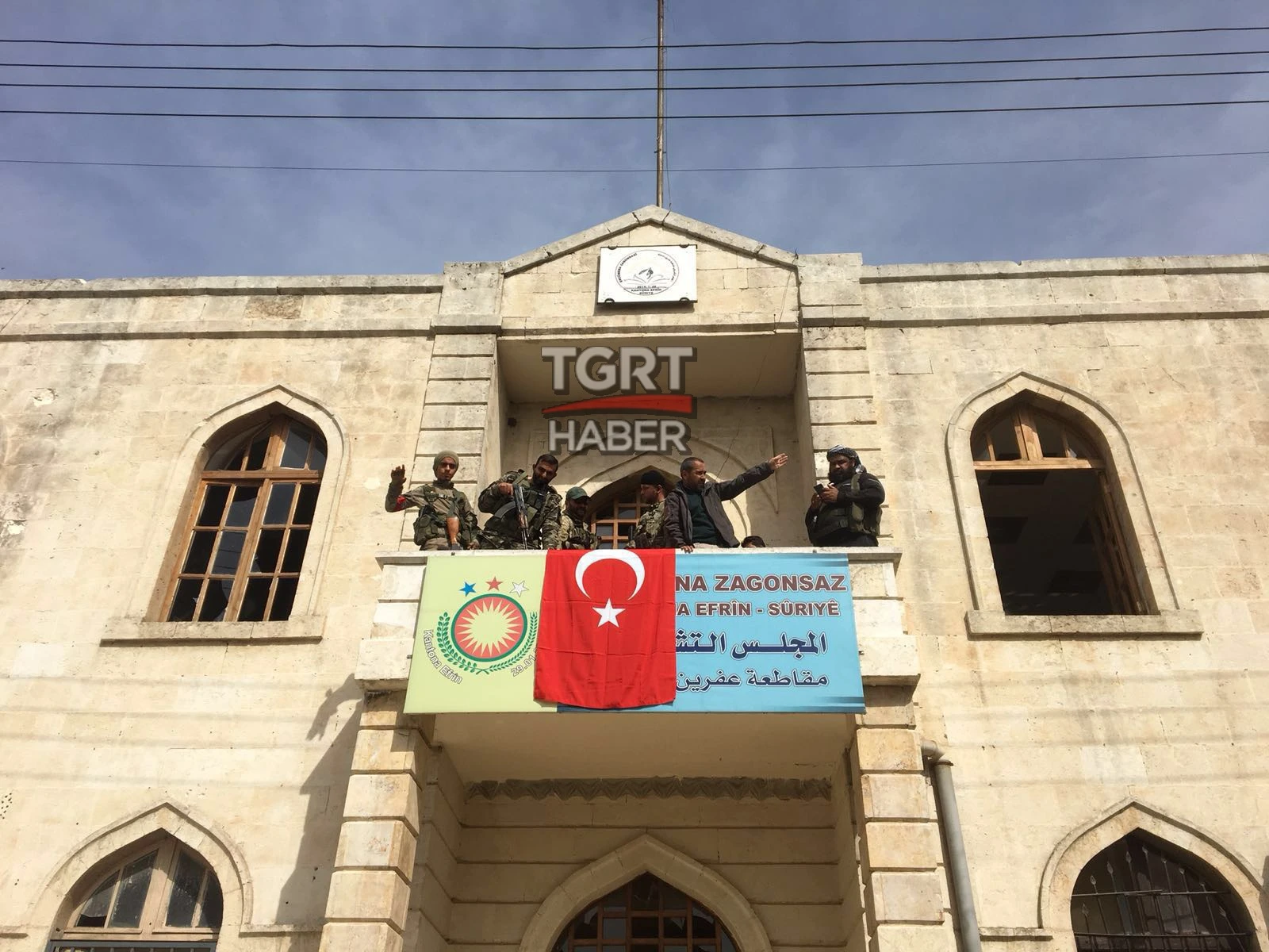 Afrin'e Türk bayrağı dikilme anı! - Afrin'e Türk bayrağı dikildi - Afrin'deki yıkılan Demirci Kawa kimdir?