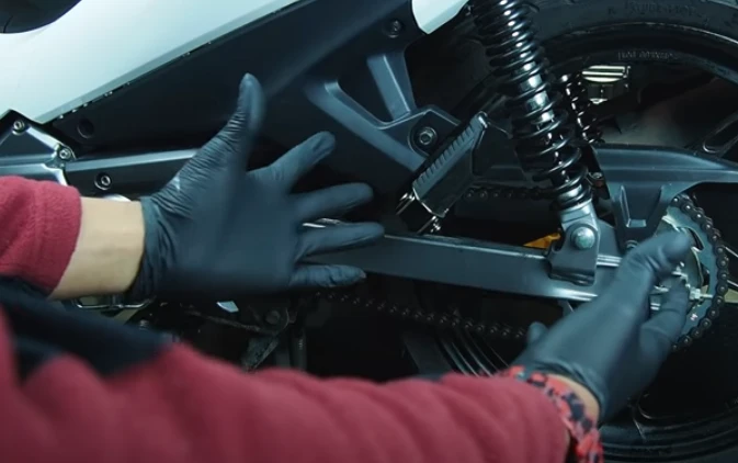 Motosiklet zincir bakımında yapılan en büyük hatalar