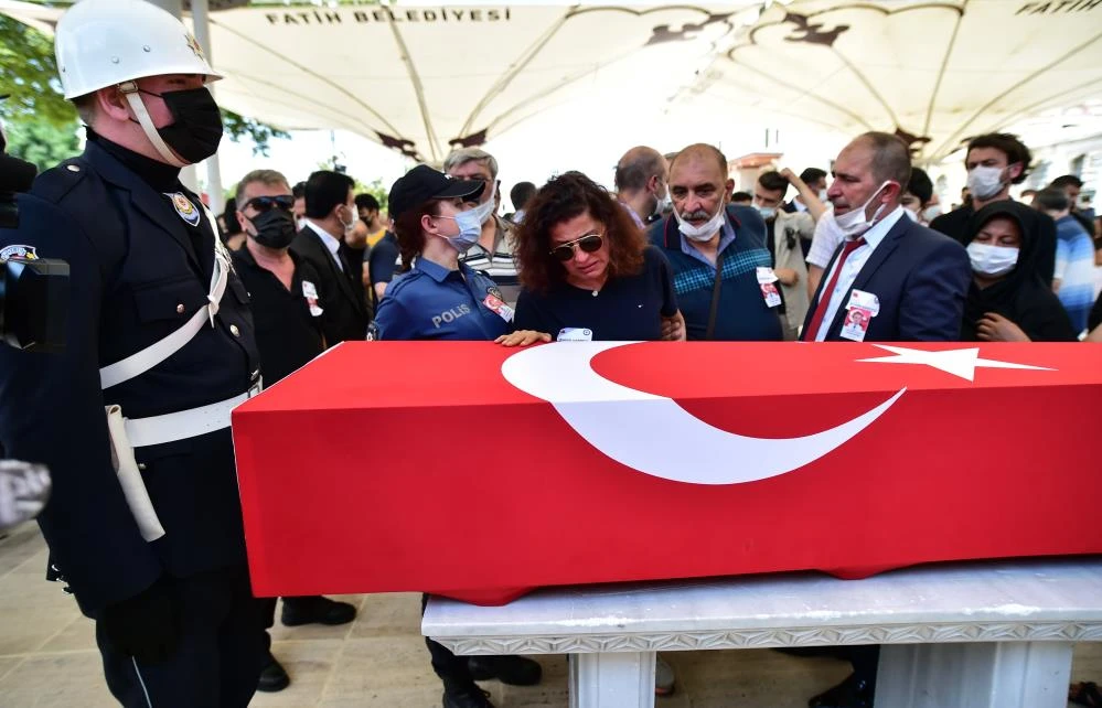 Makamında saldırıya uğrayan Emniyet Müdür Yardımcısı'na veda