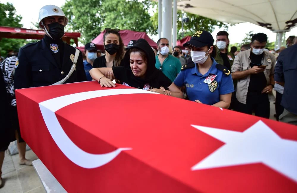 Makamında saldırıya uğrayan Emniyet Müdür Yardımcısı'na veda