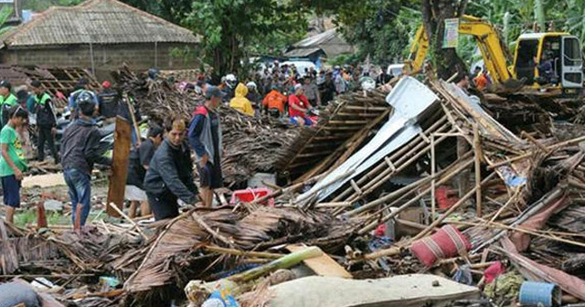 Endonezya'daki tsunamide ölü sayısı 281'e yükseldi