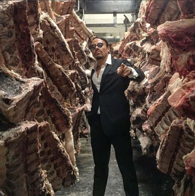 ABD'de restoran açan Nusret'in başı belaya girdi