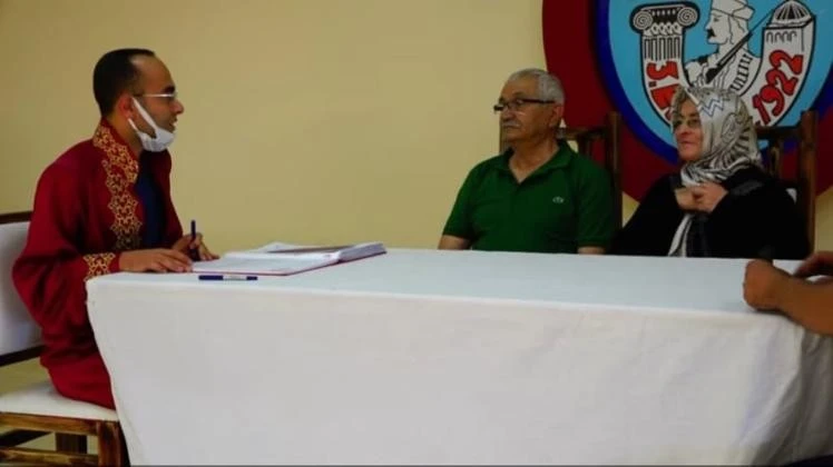 Yaşlı çift yıldırım nikahı ile evlendi