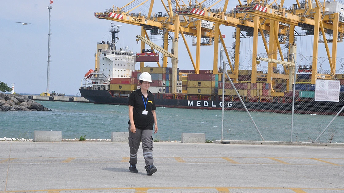 Beyrut'ta mahsur kalan öğrenci Türkiye'ye getirildi