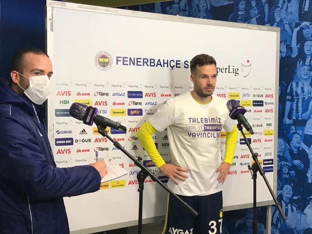 Fenerbahçeli futbolculardan yayıncı kuruluşa tepki