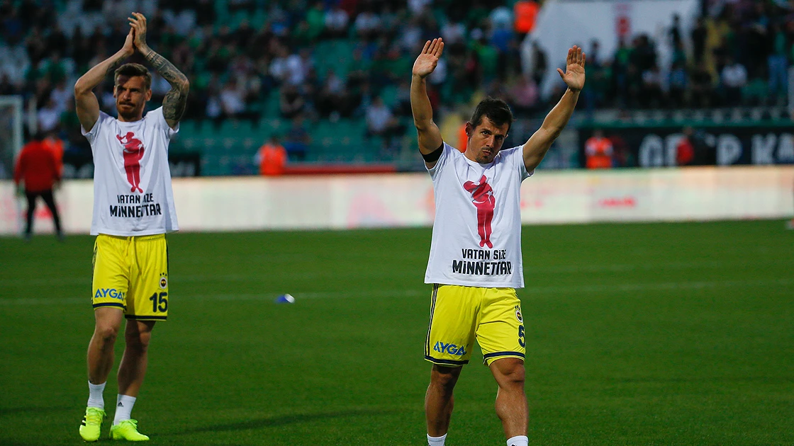 Fenerbahçeli futbolculardan Mehmetçik'e destek