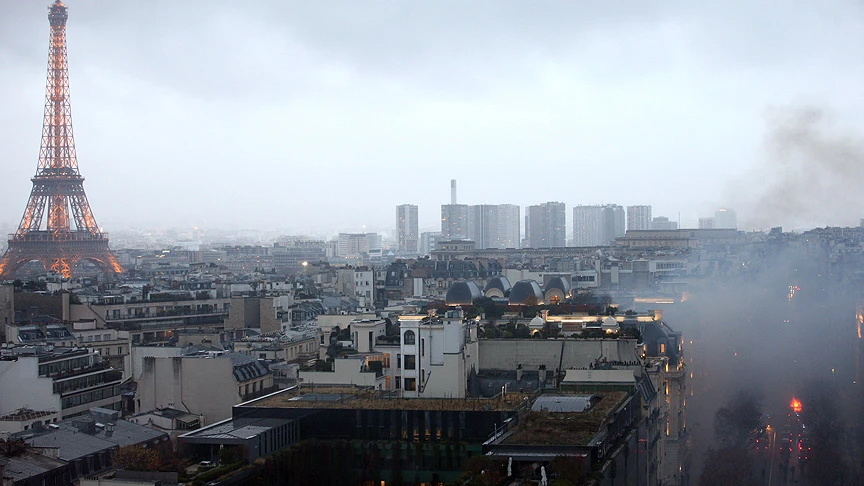 'Sarı Yelekliler'in Fransa'ya faturası ağır oldu