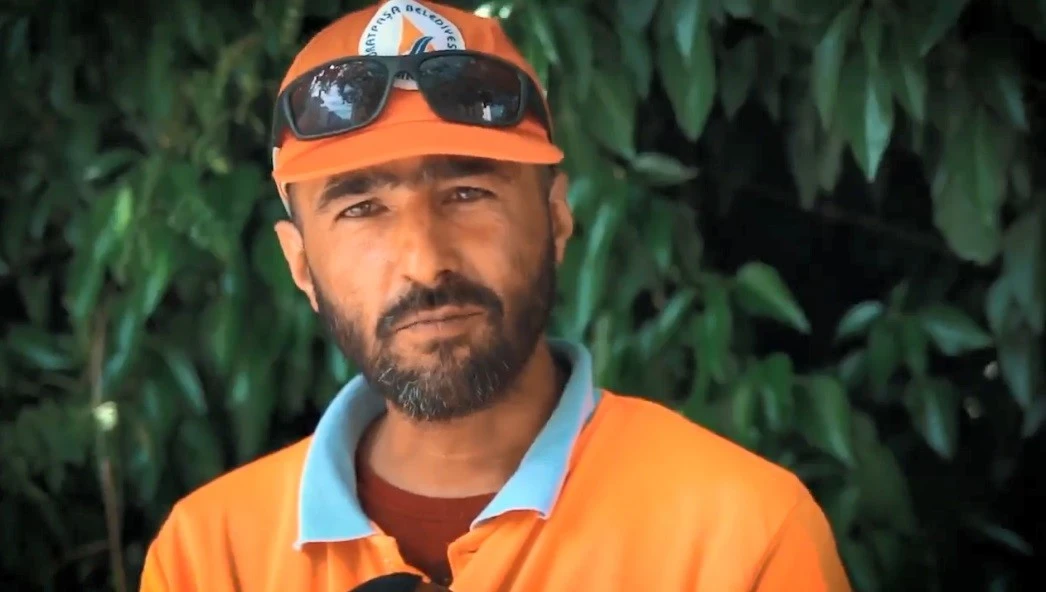 Antalyalı temizlik işçisi fenomen oldu, belediye özel klip çekti