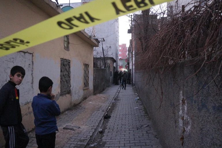 Aynı sokakta birer gün arayla 2 ceset bulundu