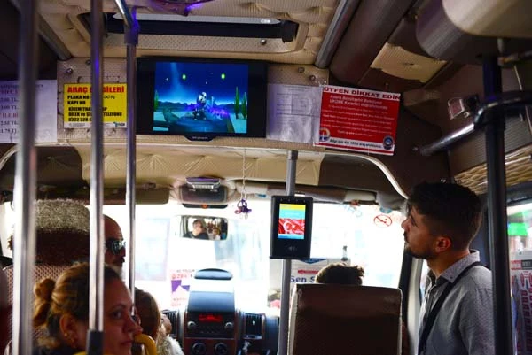 Adana'da minibüsçünün yaptığı şaşırtıyor