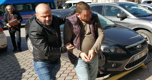 Otobüsten inerken 3 bin 24 adet uyuşturucu hapla yakalandı