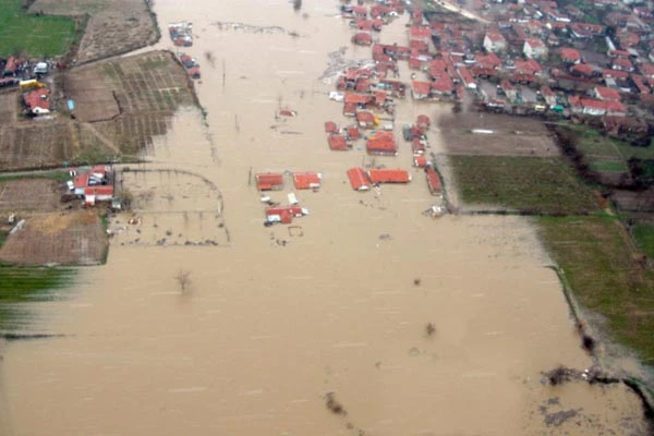 Bakan Eroğlu’ndan fotoğraflı ’kar erimesi’ uyarısı