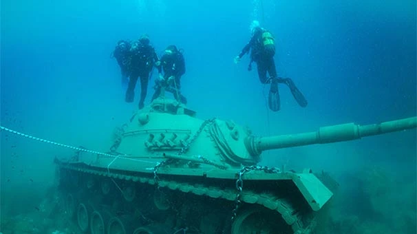 45 tonluk tank Akdeniz'in derinliklerinde