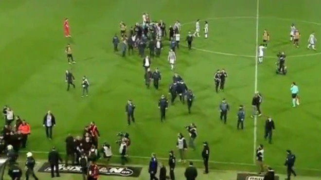 PAOK Başkanı Sahada