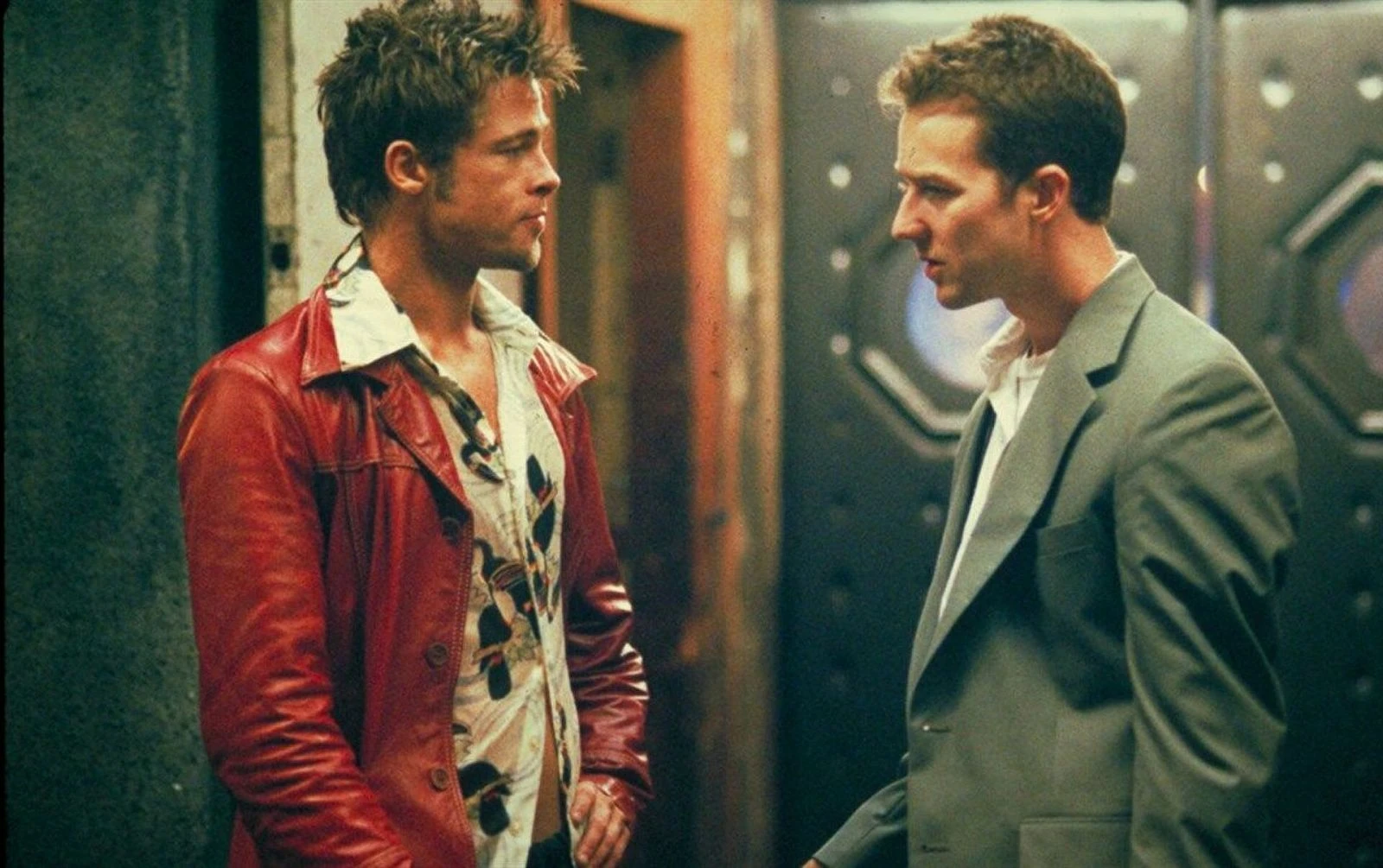 Çin, Fight Club filminin son sahnesini değiştirdi!
