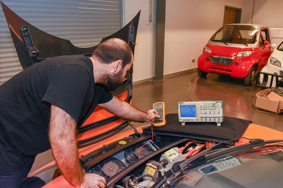 İTÜ'den "Tesla otoparkta çürüyor" iddialarına cevap