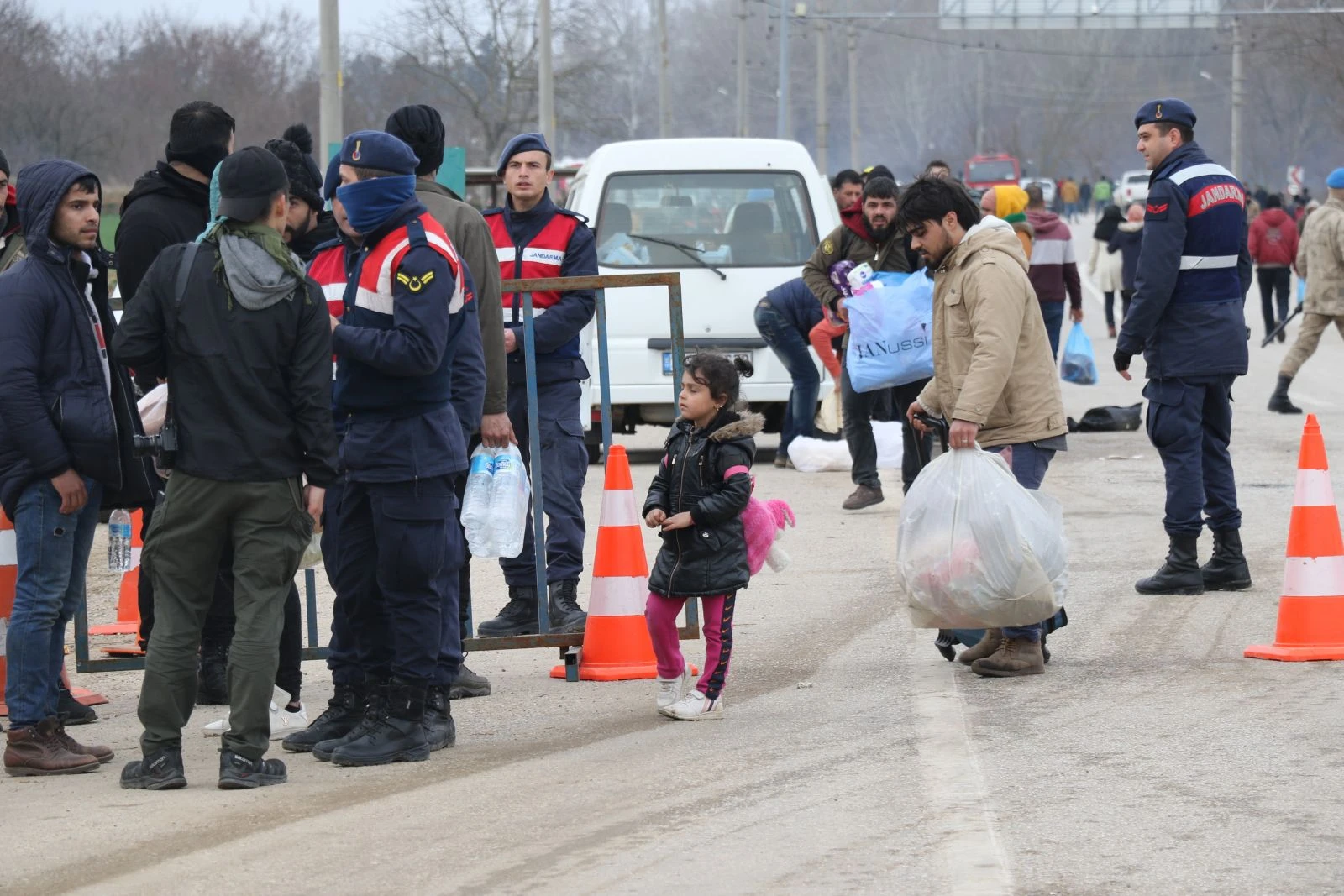 Akın akın gelmeye devam ediyorlar
