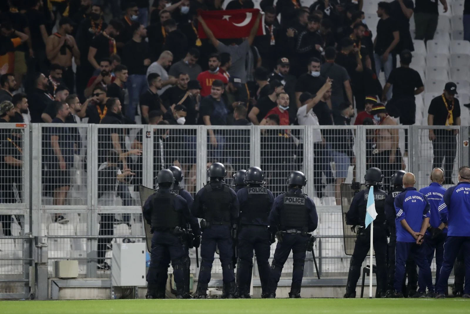 Fransız polisinden Galatasaray taraftarına saldırı!
