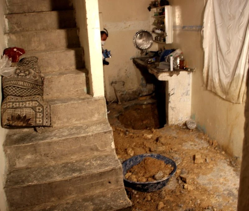 Gaziantep'te kayıp kişinin cesedi mutfakta gömülü çıktı