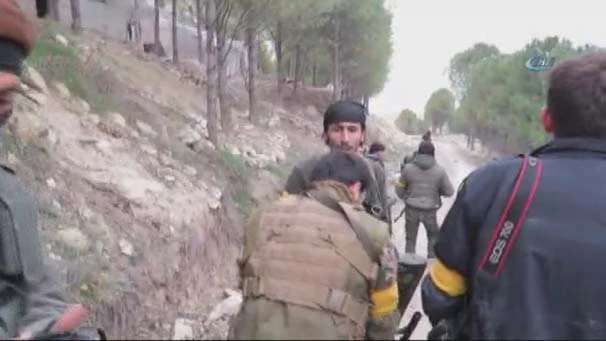 Türk askerleri YPG mevzilerini ele geçiriyor