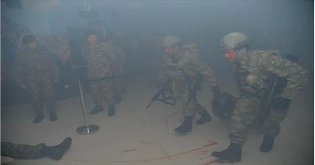 Orgeneral Akar'dan Özel Kuvvetler'e ziyaret