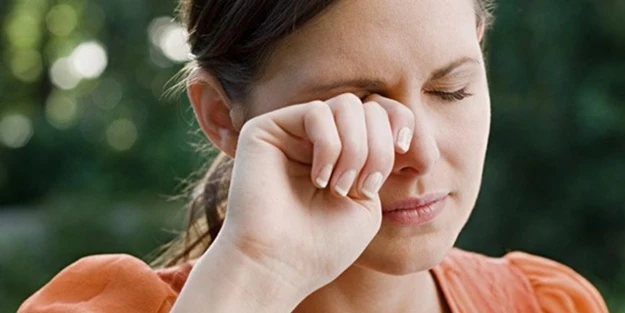 Göz Şişmesi Nasıl Geçer? Göz Şişkinliğine Ne İyi Gelir?